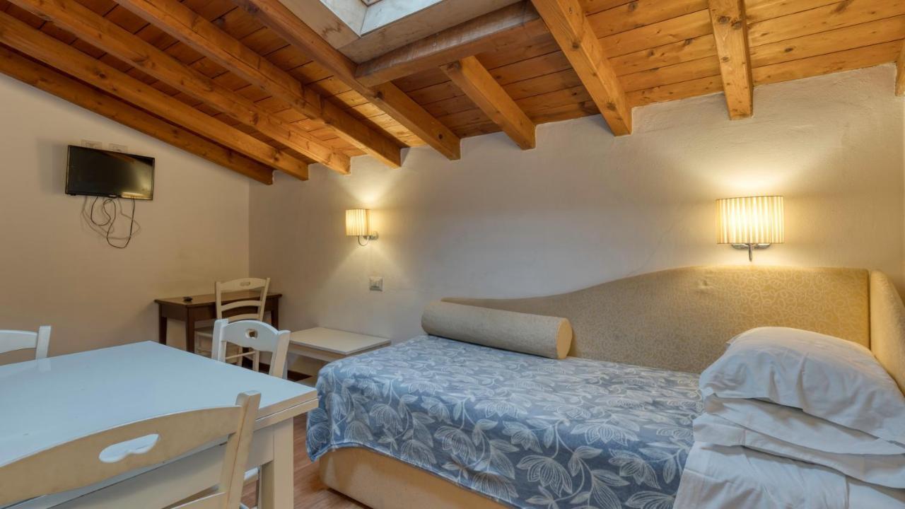 Bed and Breakfast Cascina Volta Брешія Екстер'єр фото